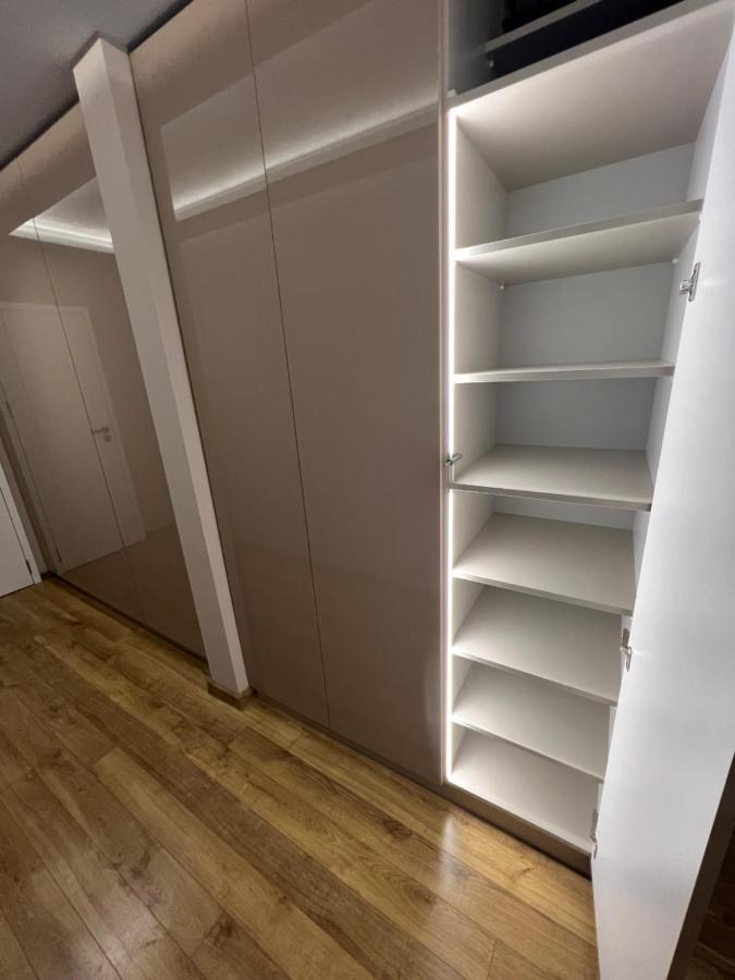 Apartament Varosha Luxury Lovetsj Buitenkant foto